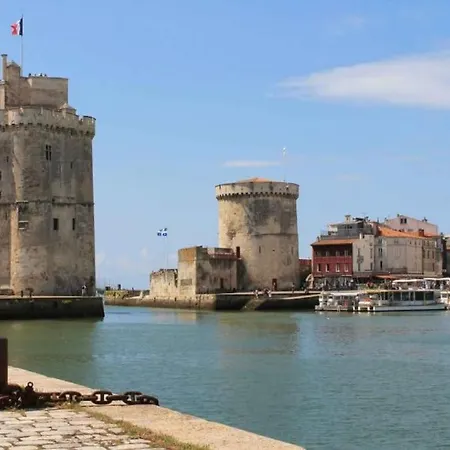 בית נופש Maison A 400 M Du Vieux Port