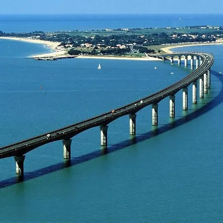 Holiday home Maison A 400 M Du Vieux Port La Rochelle (Charente-Maritime)